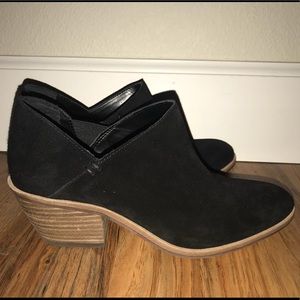Vince Camuto booties